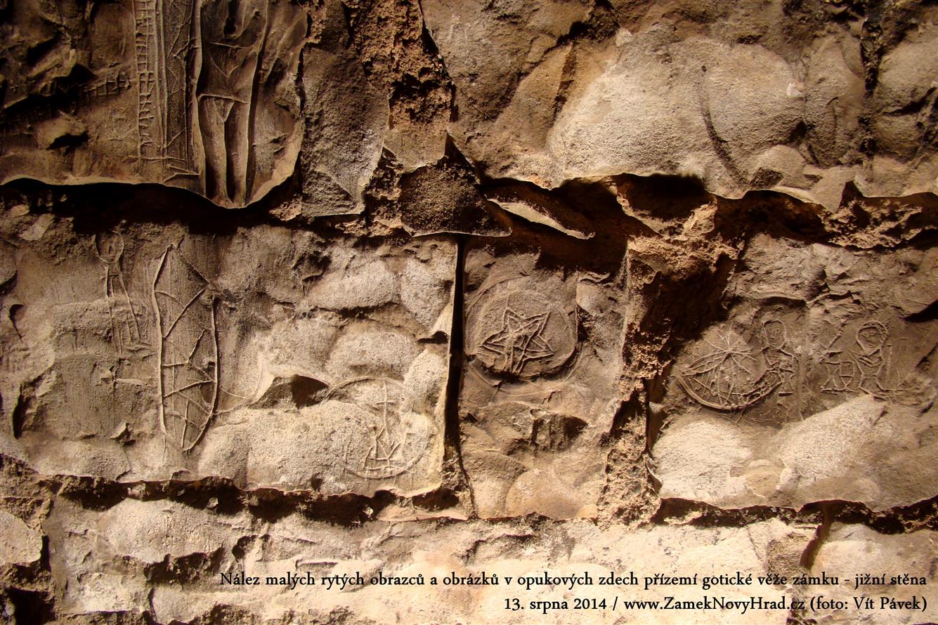 Roku 2014 nalezené rytiny v přízemní a podzemní části gotické věže (Vít Pávek)